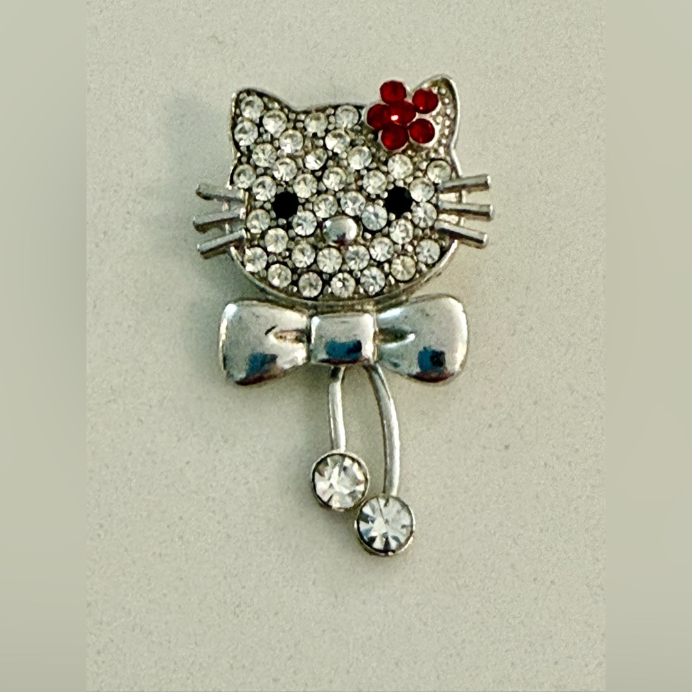 Hello Kitty Brooch with Red Flower